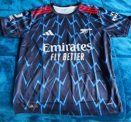 Arsenal jersey size: M