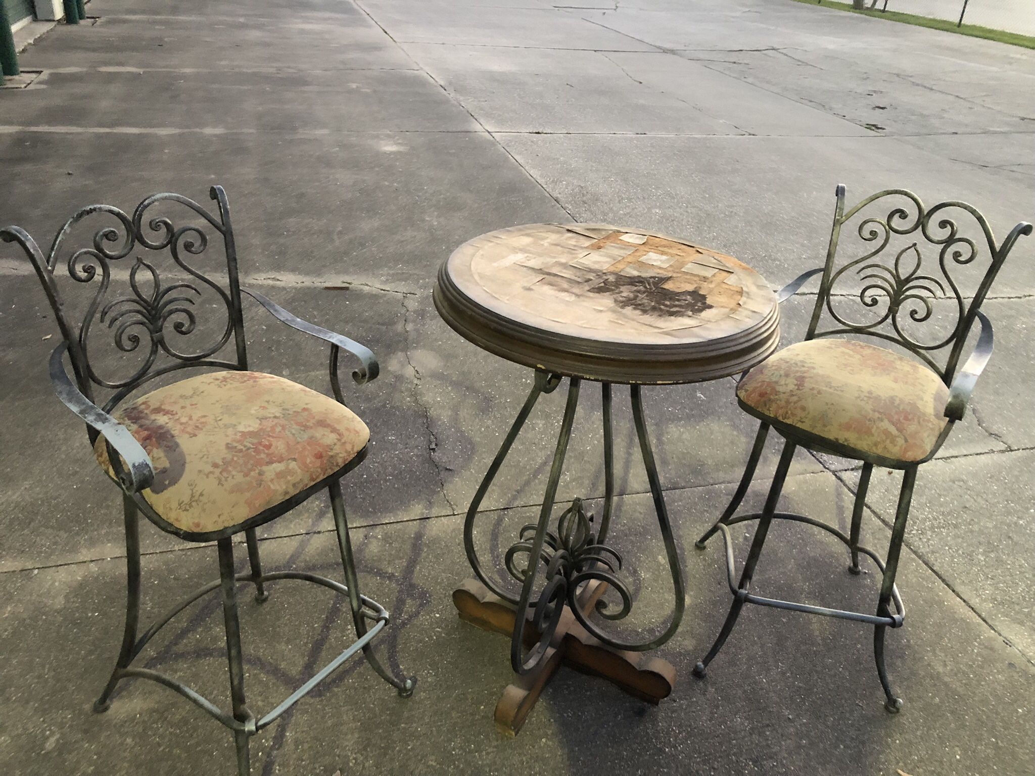 Bar Table And Swivel Chairs