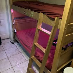 Twin Bunk Beds 