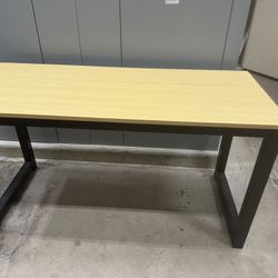 Computer Writing Desk 55 inch, Modern Simple Style PC Table, Black Metal Frame, Sturdy Home Office Table, Oak. 55-23.5-30 35$ cash 