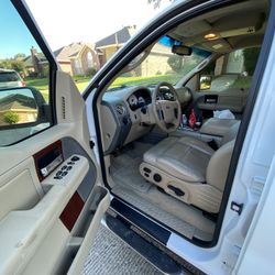 Ford Lariat