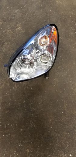 Subaru tribeca b9 Headlight!! Like new!!