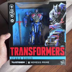 Transformers Studio Series - Nemesis Prime 