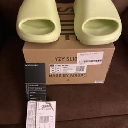 Adidas Yeezy Slides (Glow Green)
