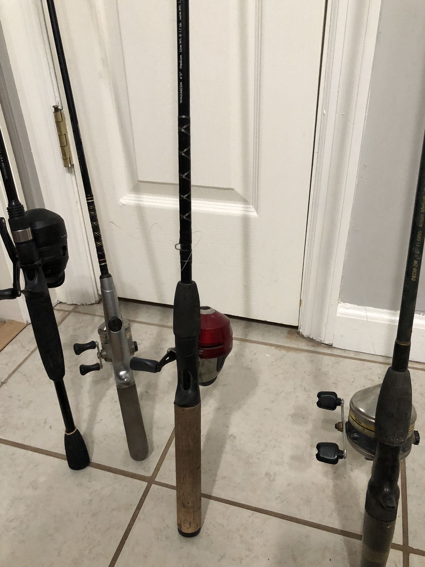 Lot Of 4 Zebco Rod And Reels