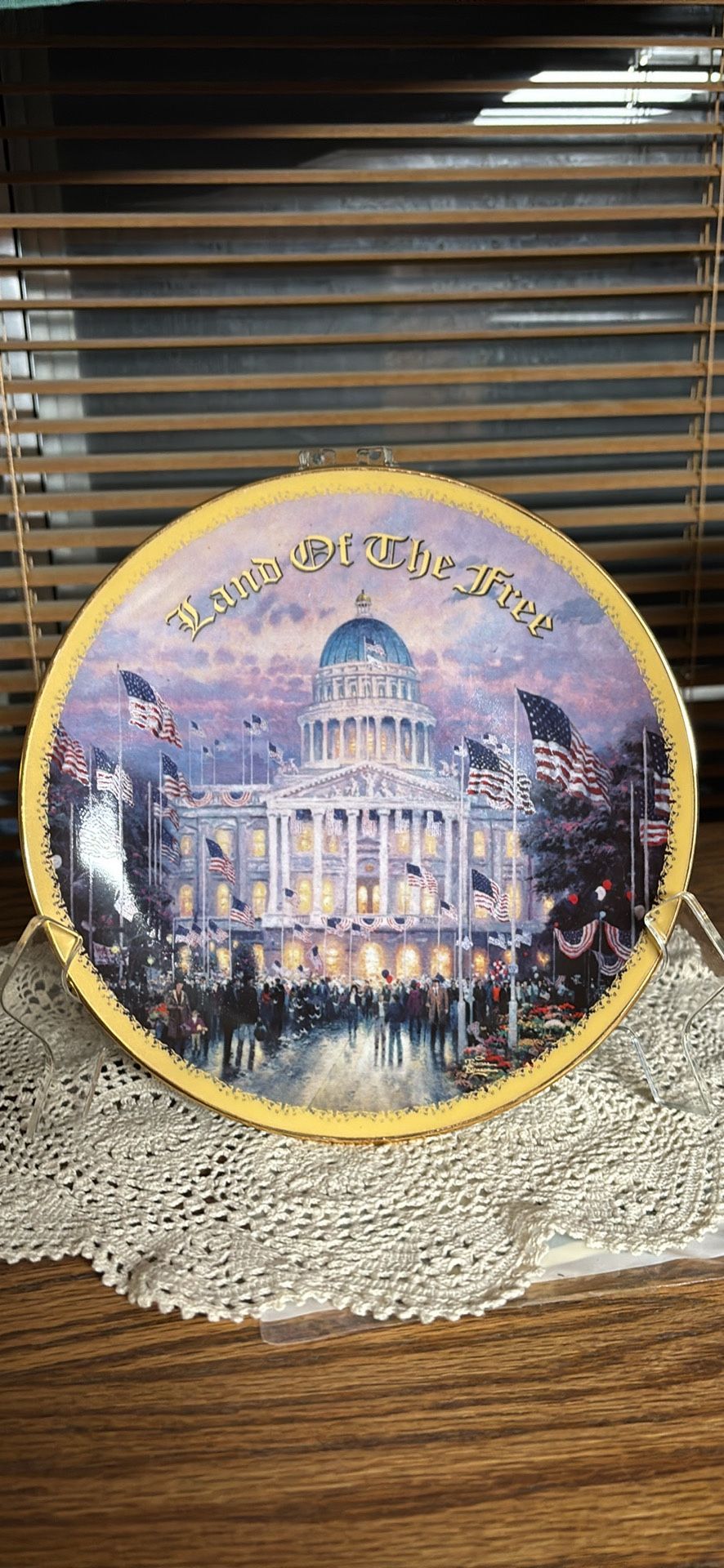 Thomas Kinkade 8” porcelain plate Flags Over the Capitol second issue God Bless America series 2002