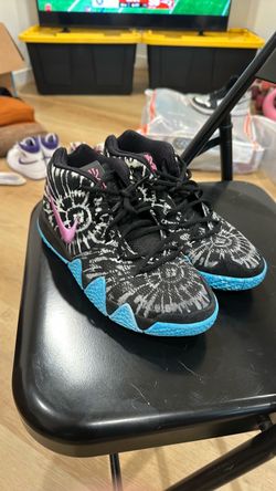 Kids kyrie basketball shoes