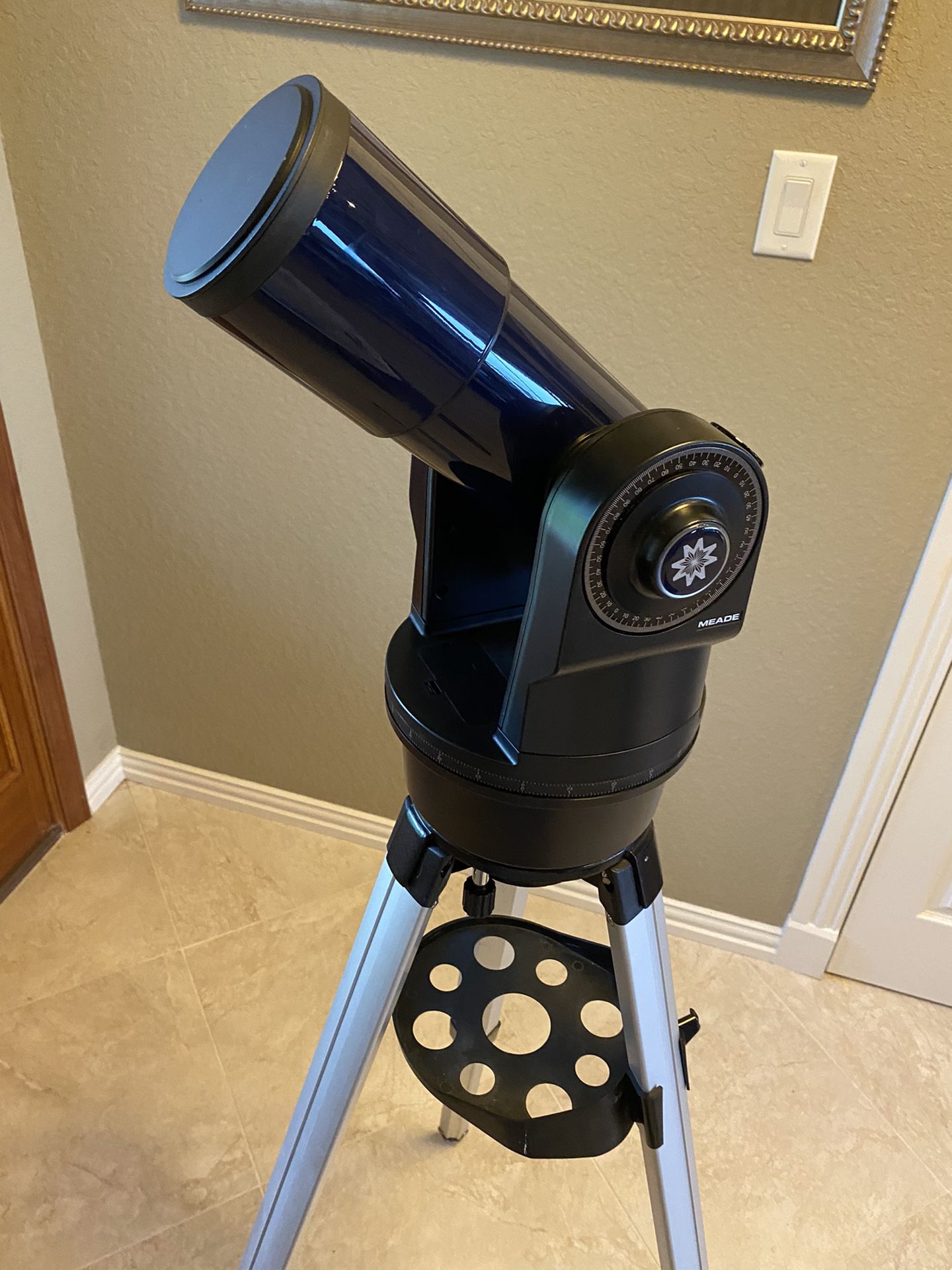 Meade ETX-60AT Digital Astro Telescope with Autostar Hand Controller. Tripod pictured included.