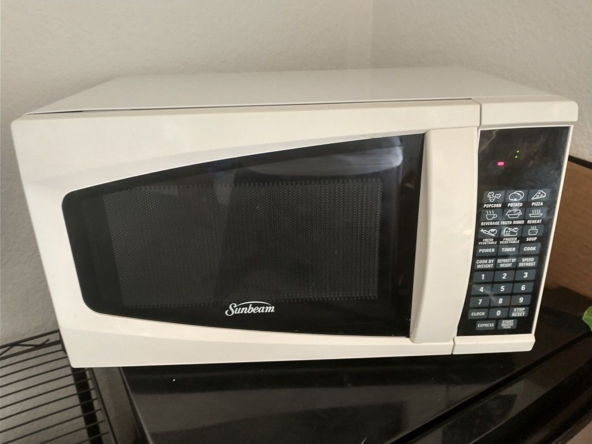 Microwave (700 Watts)