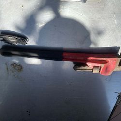 Pipe wrench 