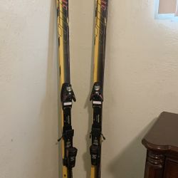 Skis / Winter / Snow / Snowboard / Gear / Salomon