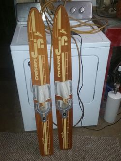 Vintage Nash Junior water skis 48 in
