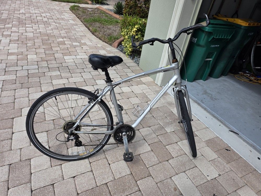 Giant Cypress Bike