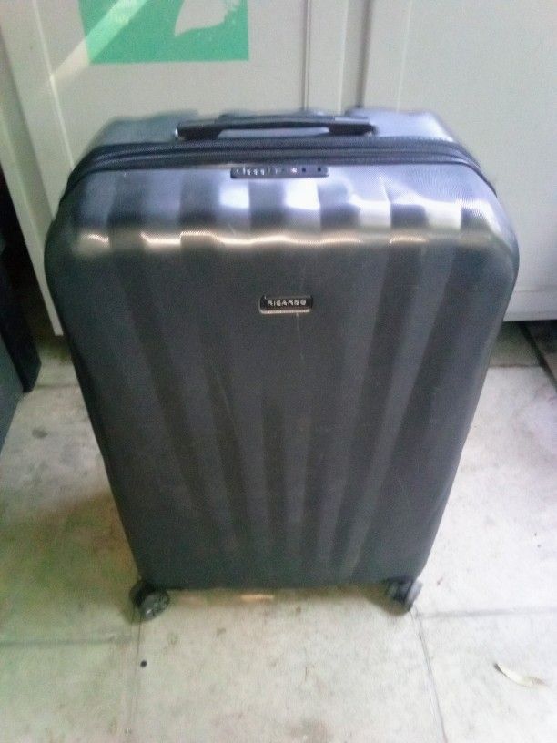 Ricardo Rolling Luggage