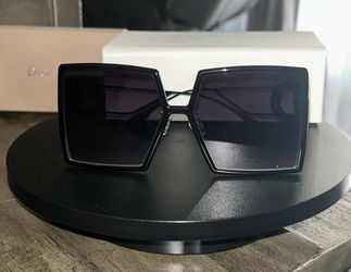 CD Oversized Square Sunglasses