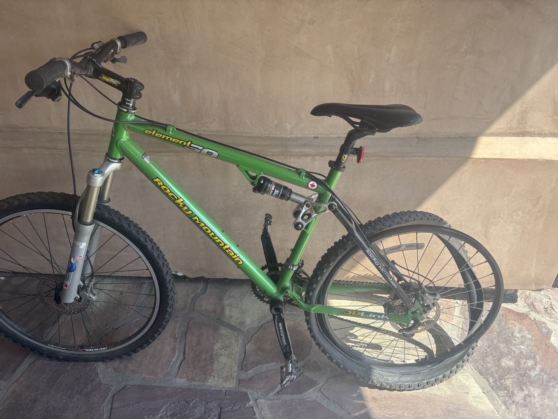 Rocky Mountain Bike. Element 50.