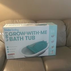 4-in-1 Grow With Me Bath Tub