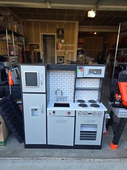 Kitchen and tool set