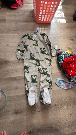 Carters footed pajama size 8