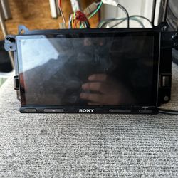 Sony Screen For Car 9.5 Inch With Apple CarPlay 