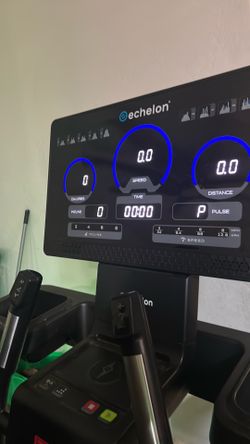 Echelon treadmill