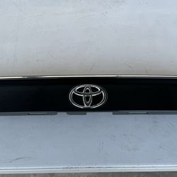 Oem Toyota RAV4 Lift Gate Finish Panel 