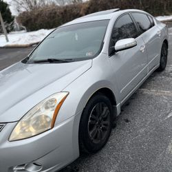 2010 Nissian Altima 