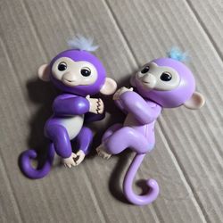 Fingerlings Monkey Toy