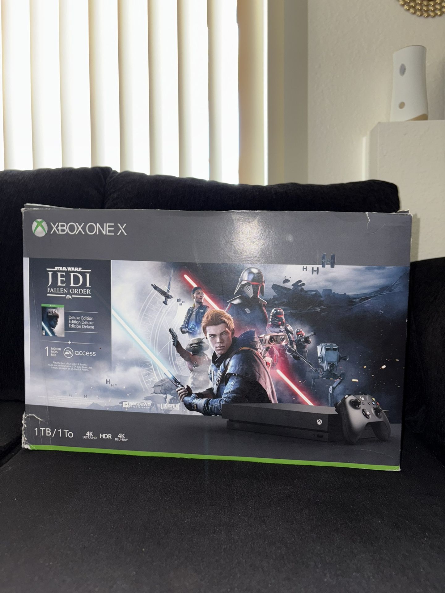 Xbox One X 1TB