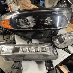 Ford Explorer OEM Headlight with Fog Lights