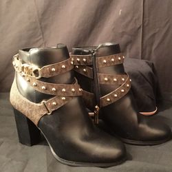Michael Kors Kincaid Bootie Size 6M