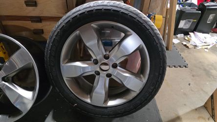 2015 Jeep Grand Cherokee Overland wheel and tire