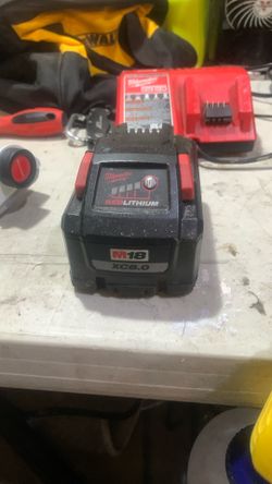 Milwaukee 8.0 battery only 3 bars 50$