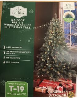 *** BRAND NEW- CHRISTMAS TREE ***