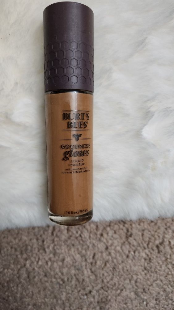 NEW Burts BEES chestnut FOUNDATION 