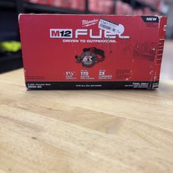 M12 FUEL 12V Lithium-Ion Brushless 5-3/8 in. Cordless Circular Saw (Tool-Only)