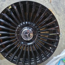 22" New Staggerd Glossy Black FLOATING CAPS Wheels & New  LEXANI Tires For MERCEDES BENZ S580