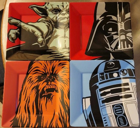 Set Of 4 STAR WAR PLATES 8.4" $20 OBO