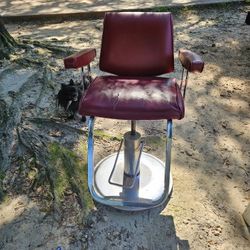 Red Barber Chair 