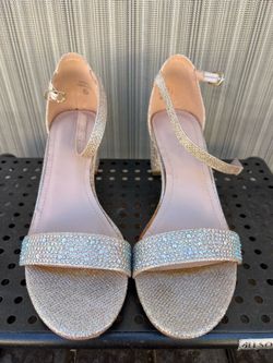 Lov Mark Women’s Crystal Sandals, Size 9