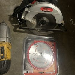 Circular Saw And Replacement Saw Blade