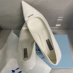  White Pointed Leather Pumps With Triangle Logo 