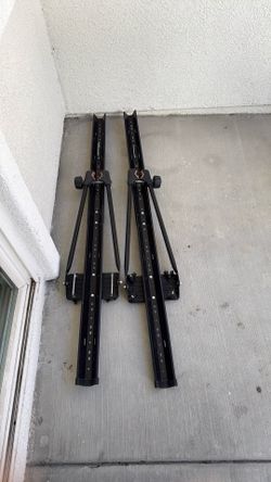 Roof rack bicycle carrier