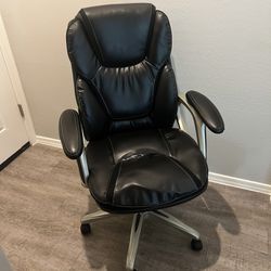 Black office chair