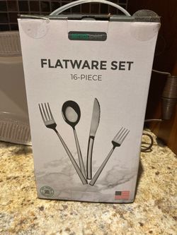 New in the Box 16-Piece Silverware Set