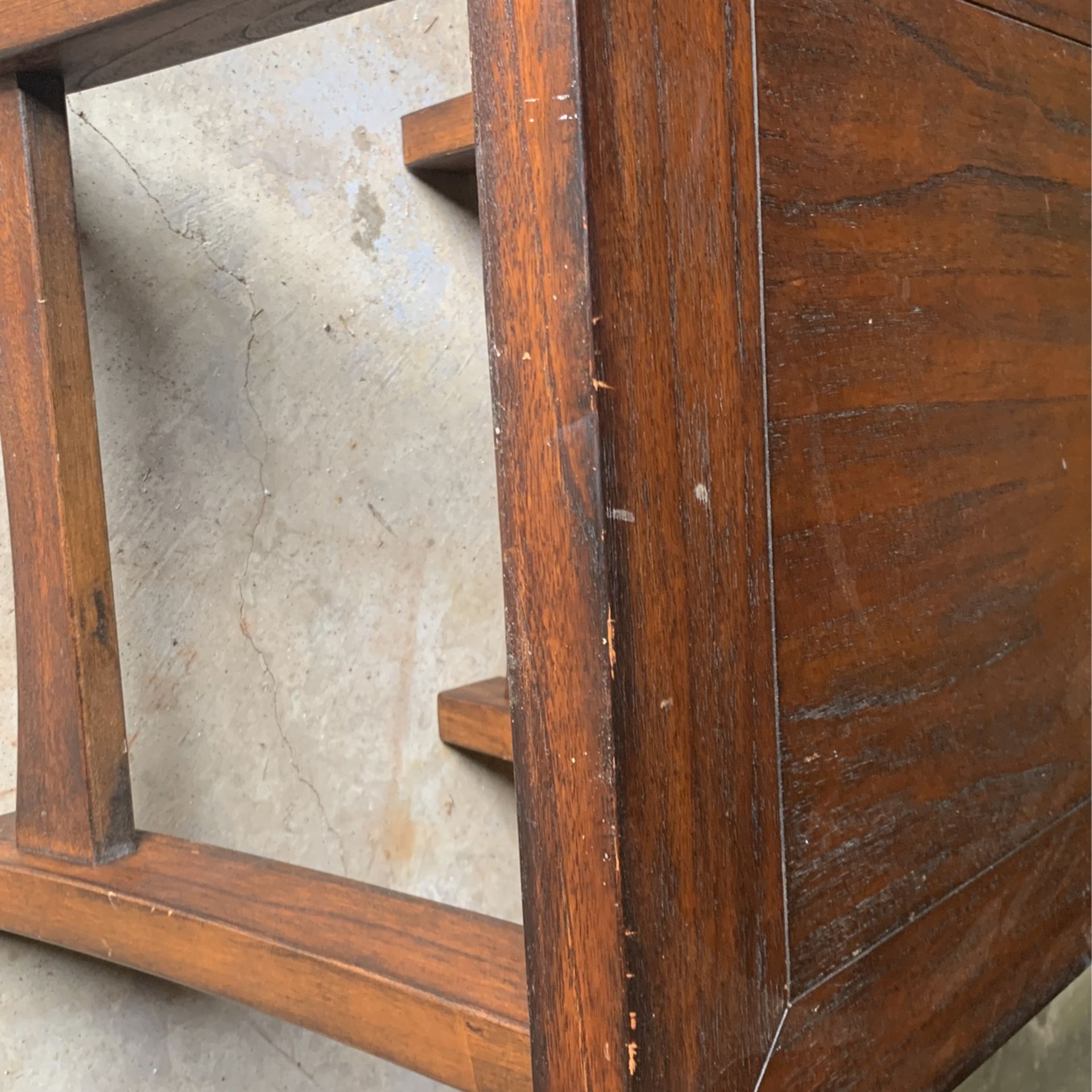 Corner Table