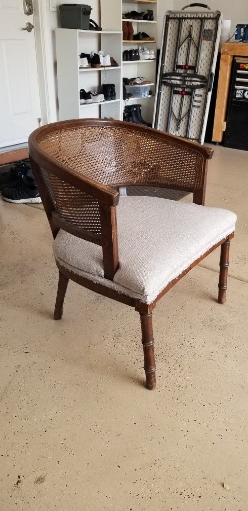 Old Style Chair. PENDING 