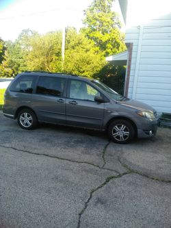 2006 Mazda MPV