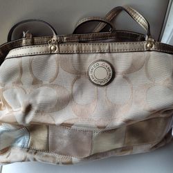 Used. normal wear coach purse. 