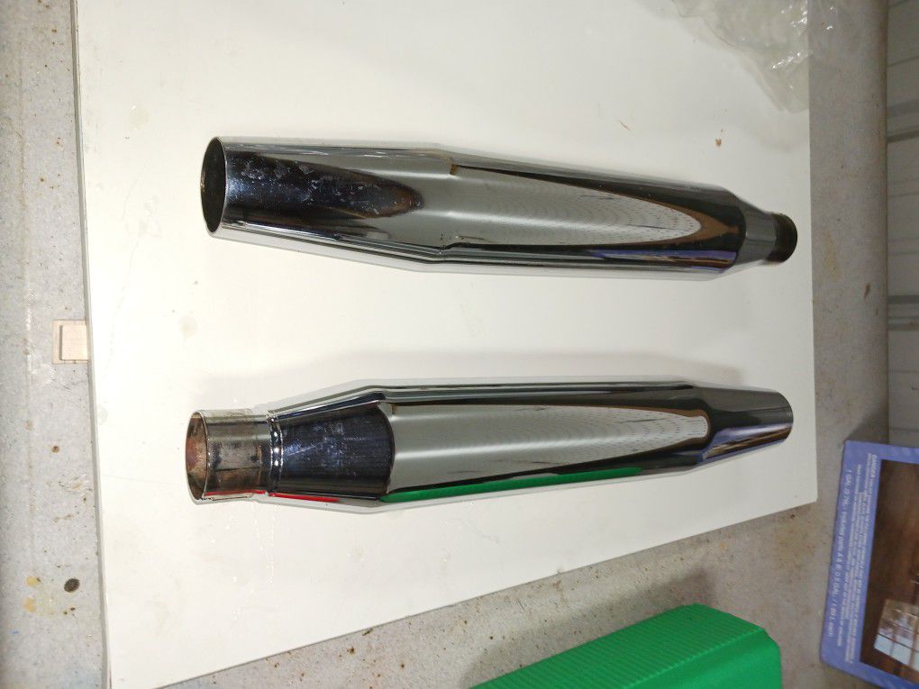 2 Harley Muffler Pipes New